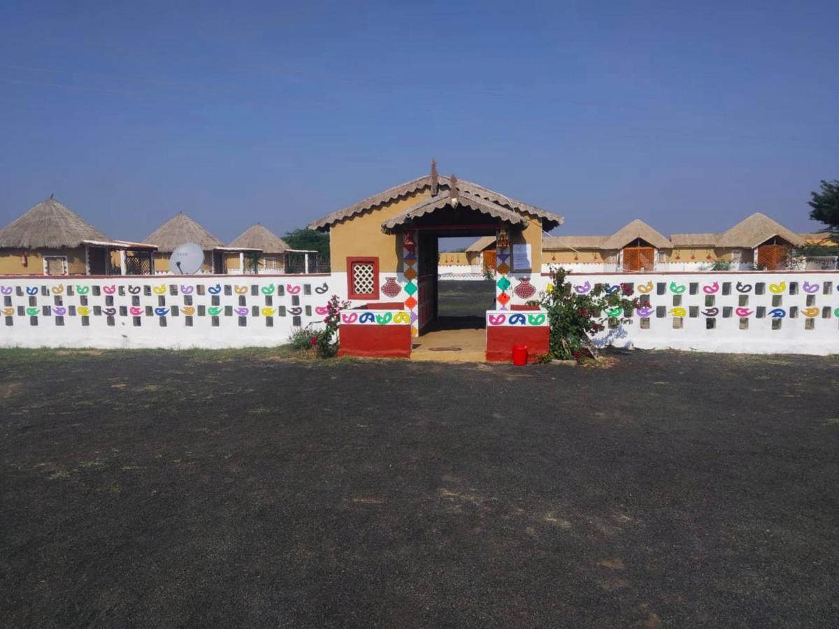 Banni Village Resort - Rann Of Kutch Bherandiāla Extérieur photo