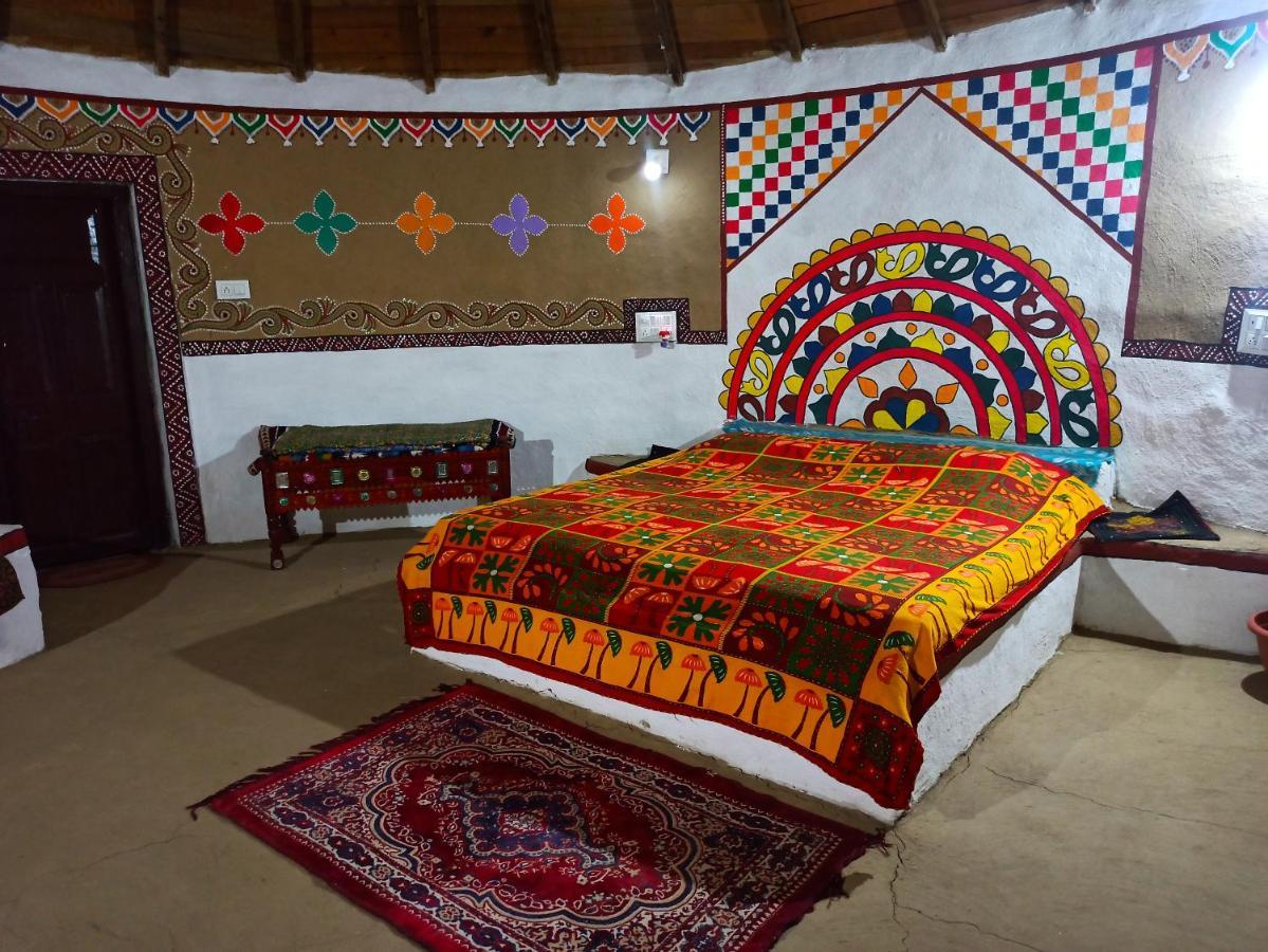 Banni Village Resort - Rann Of Kutch Bherandiāla Extérieur photo