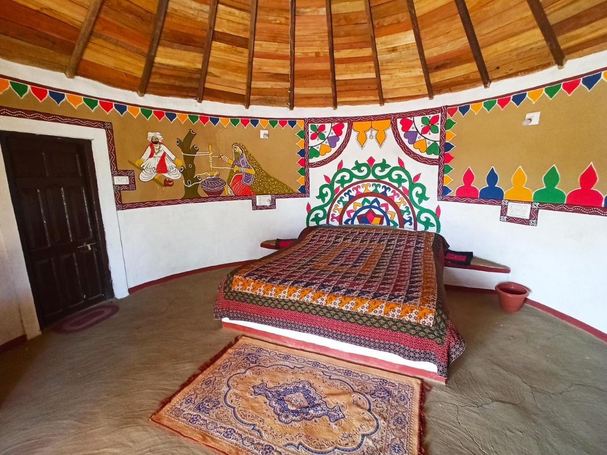 Banni Village Resort - Rann Of Kutch Bherandiāla Extérieur photo