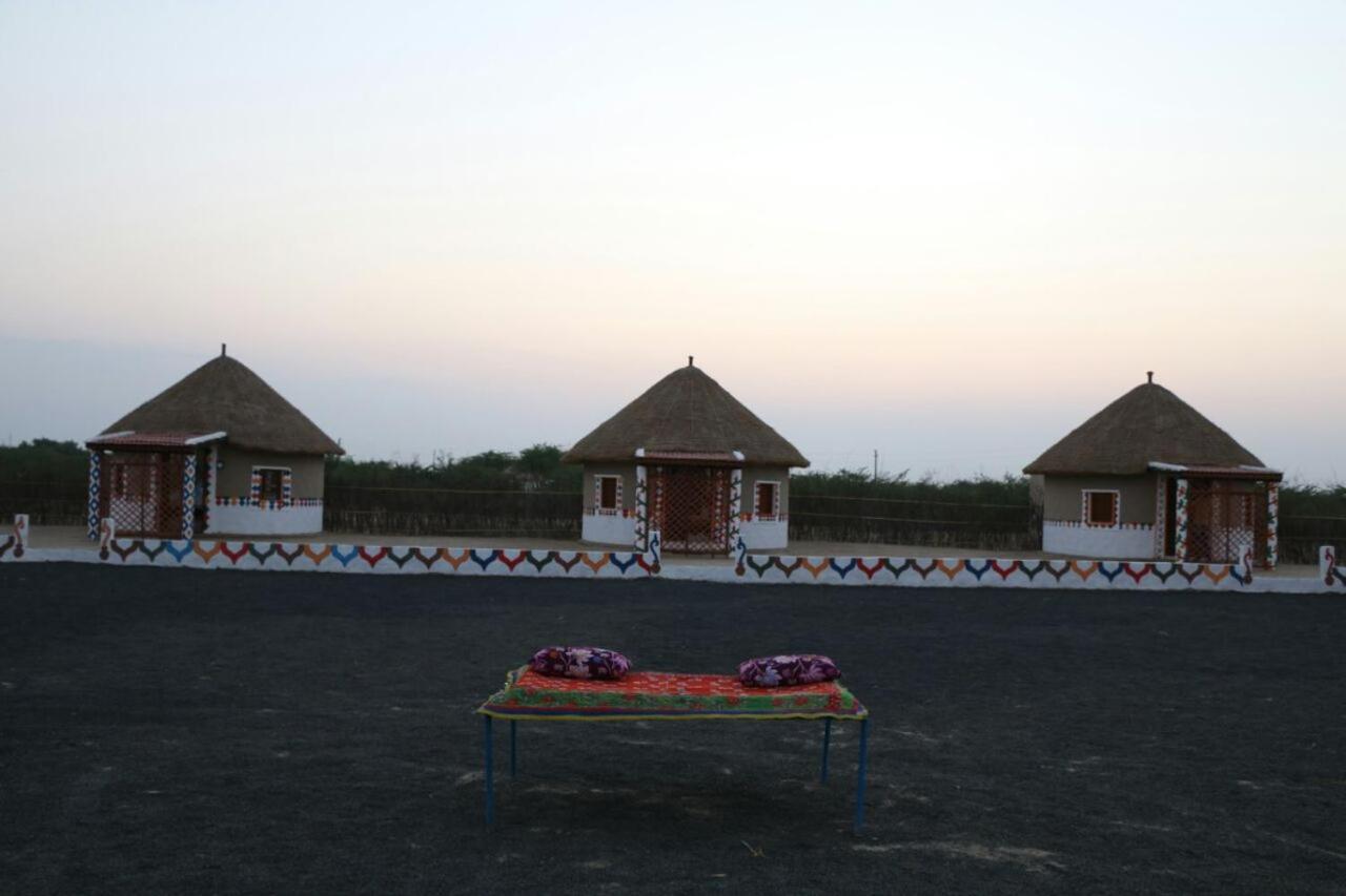 Banni Village Resort - Rann Of Kutch Bherandiāla Extérieur photo